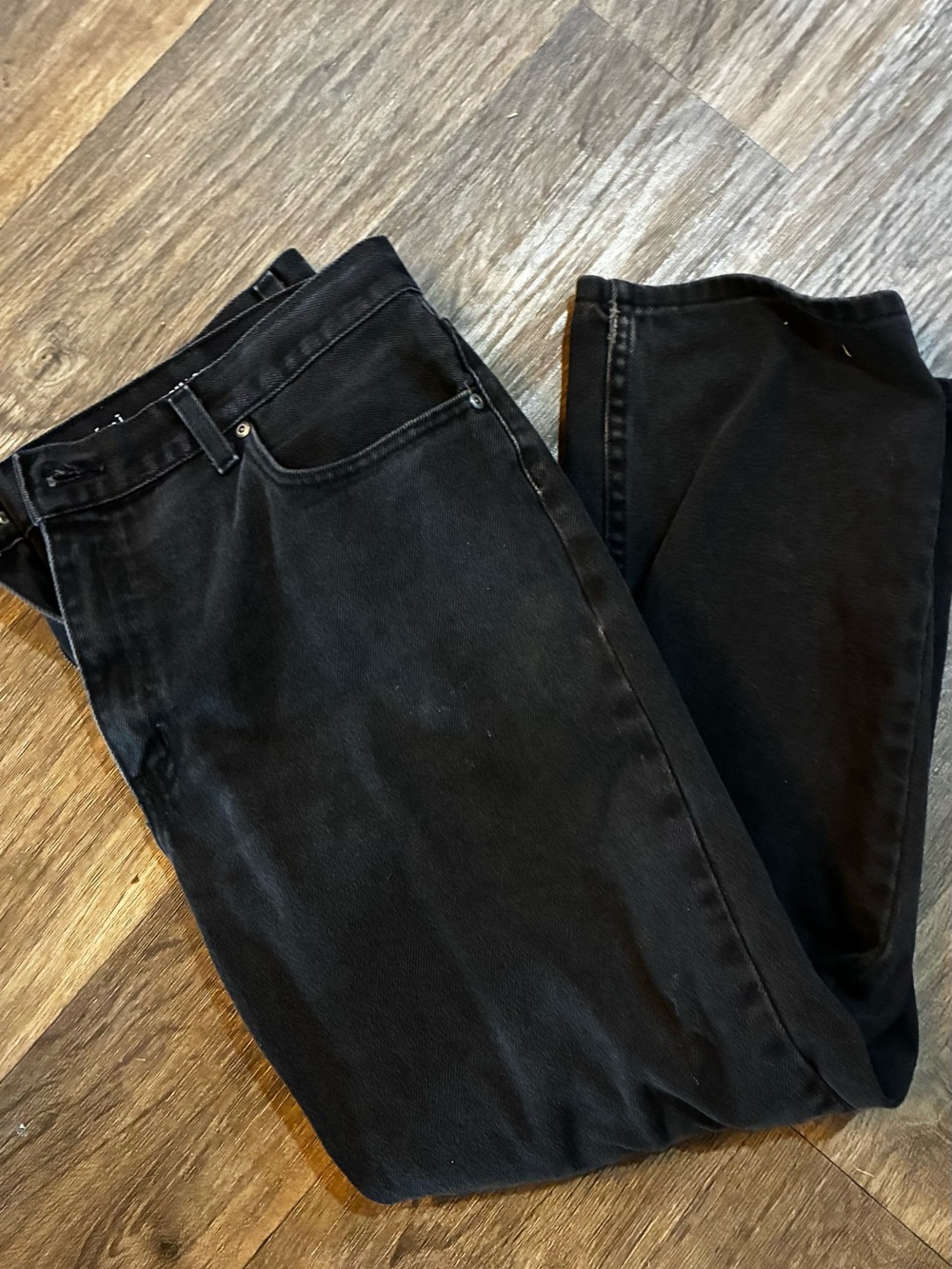 Size: 38x29”George Black Straight Leg Men’s Jeans